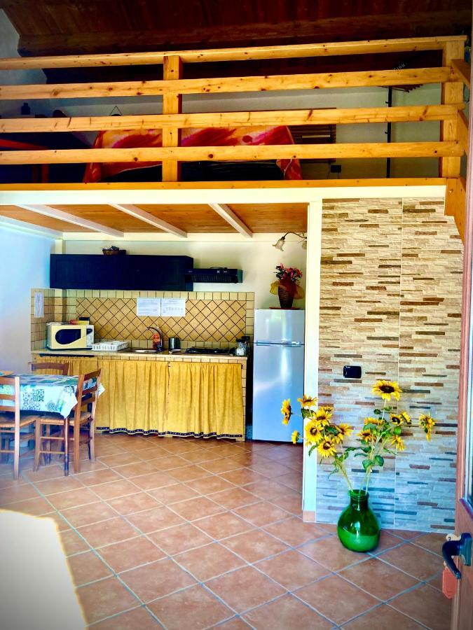 Lovely Cottage 卡斯泰拉马莱 外观 照片