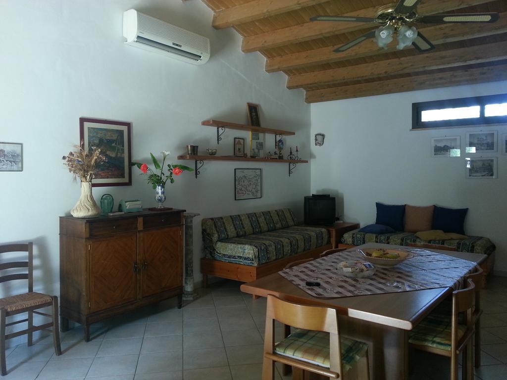 Lovely Cottage 卡斯泰拉马莱 外观 照片