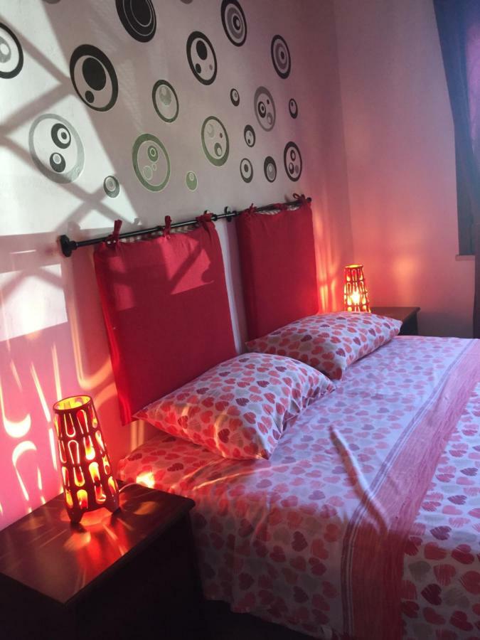 Lovely Cottage 卡斯泰拉马莱 外观 照片
